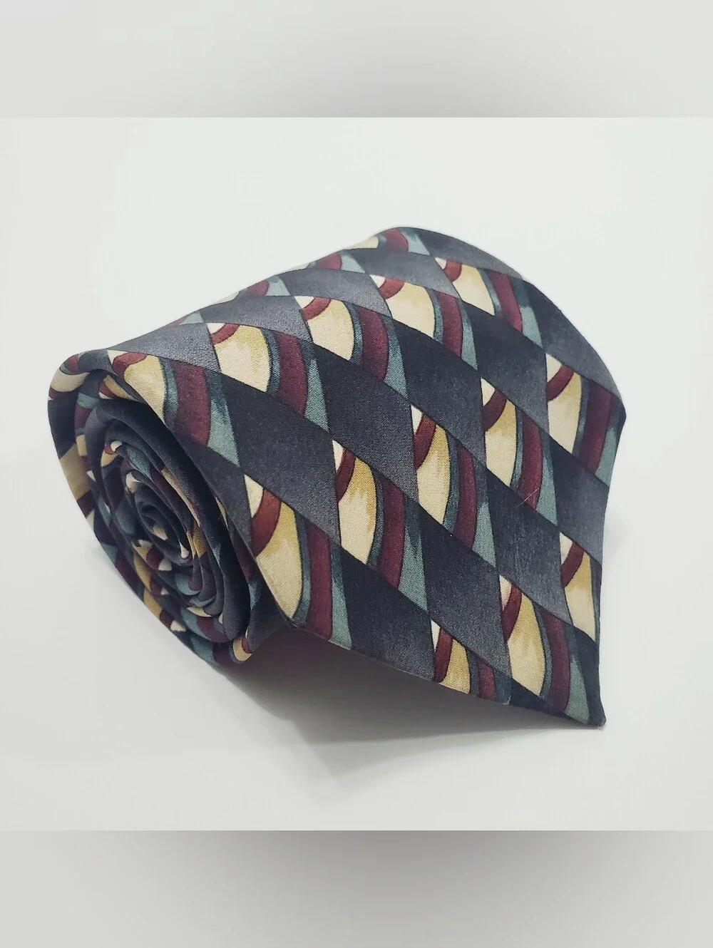 J. Garcia Men's Silk Neck Tie Blue Geometric Pattern 59x3.75